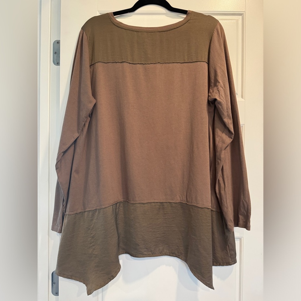 LOGO by Lori Goldstein Size L Lagenlook Tunic Top Asymmetrical Hem Artsy Teacher - Picture 2 of 9